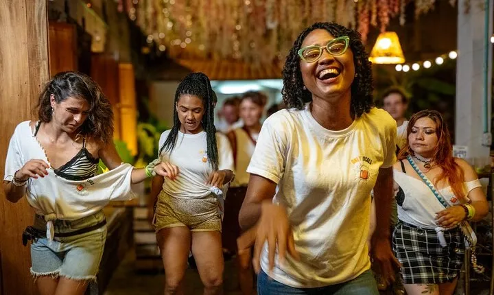 Live the nightlife in cartagena partying