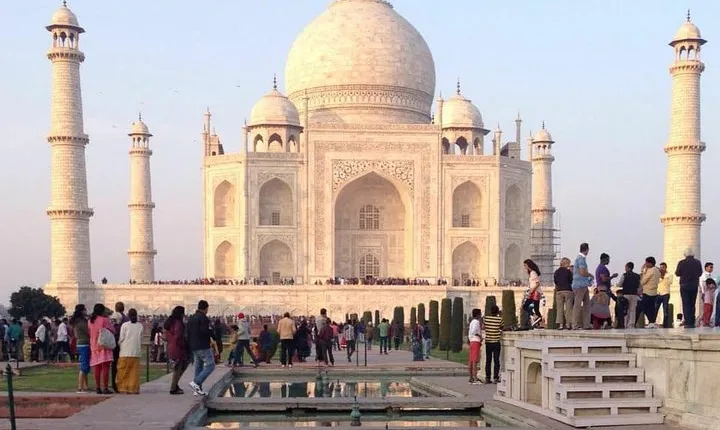 Overnight at Taj Mahal with Mohabbat the Taj Dance and Light Show