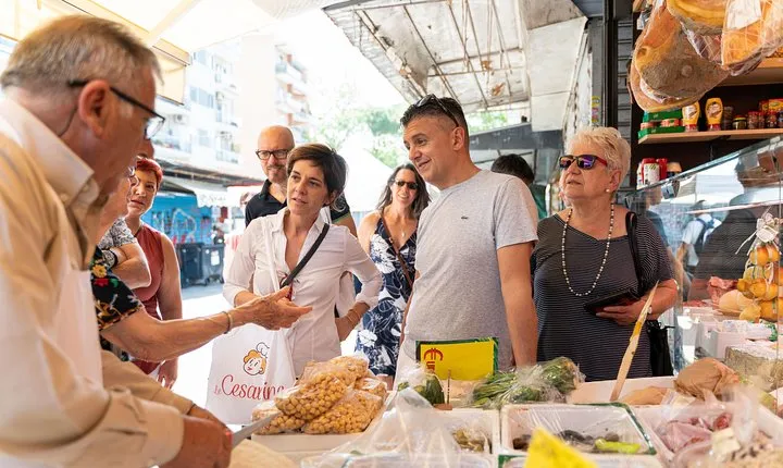Cesarine: Market Tour & Cooking Class at Local's Home in Rome