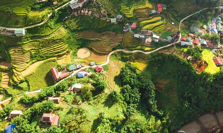 From Hanoi: 2 Days Sapa Trek & Fansipan Adventure with Dcar