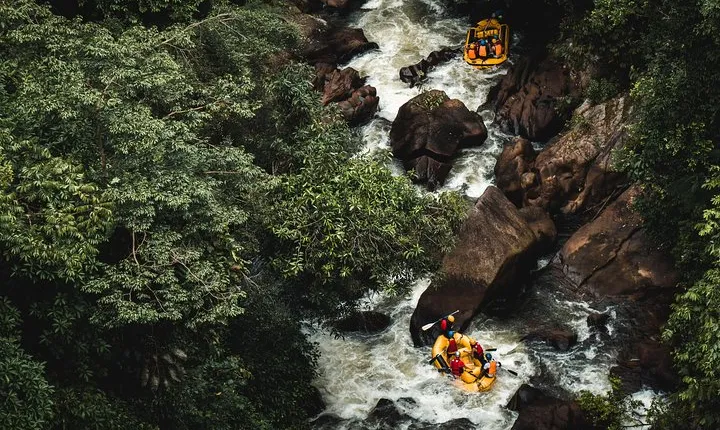  Adventure Sports & Thrilling White-water Rafting in Kampar River