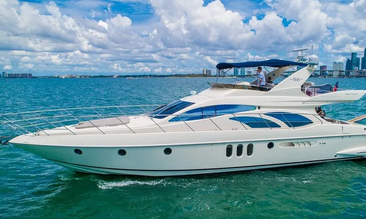 62' Azimut Yacht Charter