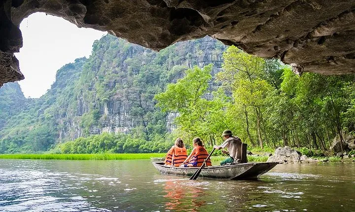 Ninh Binh 2-day: Hoa Lu -Tam Coc -Trang An - Bai Dinh with boat, bike & cooking
