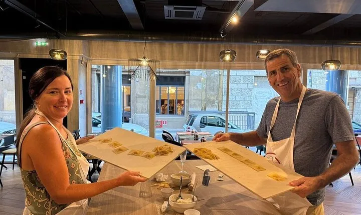 Pasta Fettuccine, Ravioli and Tiramisu Cooking Class in Florence