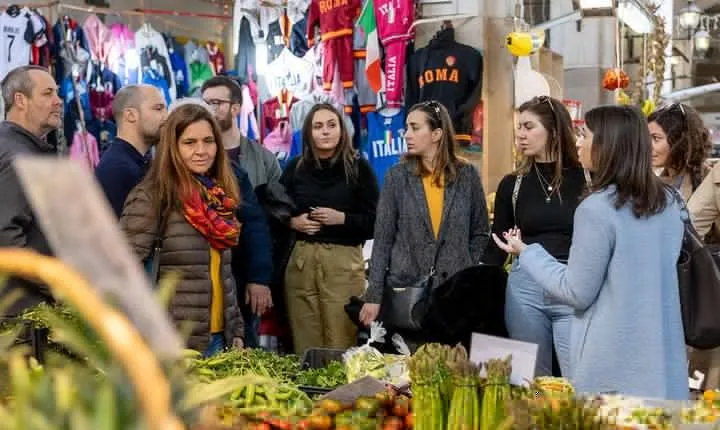 Private market tour and cooking class with lunch or dinner in Policoro