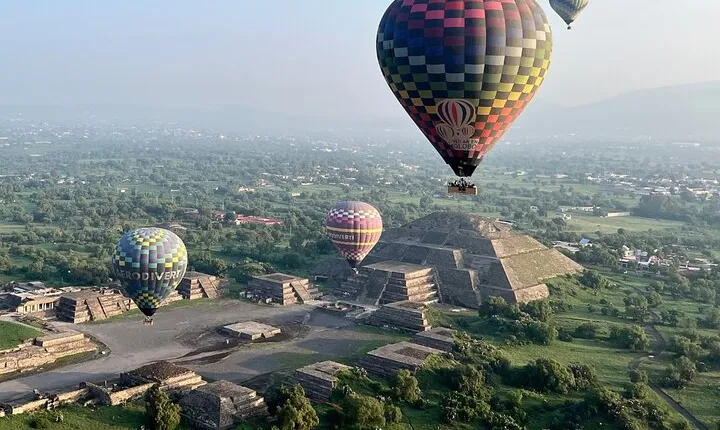 Hot Air Balloon Flight over Teotihuacán