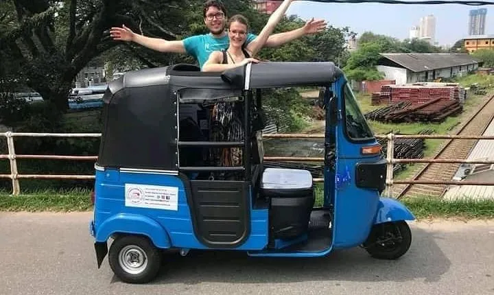 Colombo Tuk Tuk City Tour -Sightseeing Entry Fees & Food Included