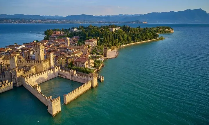 Sirmione Lake Garda & Brescia, private guided tour from Milan