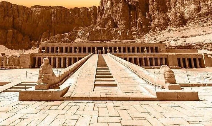 Budget 8-Days Pyramids,Red Sea,Luxor Tours & Plane From Cairo