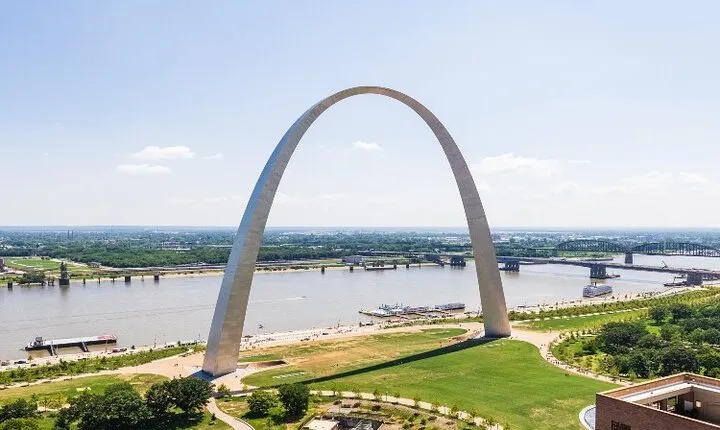St. Louis Arch and River Cruise Small Group Walking Tour