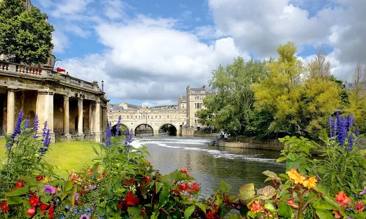 Bath and Cotswold Village Private Car Tour from London