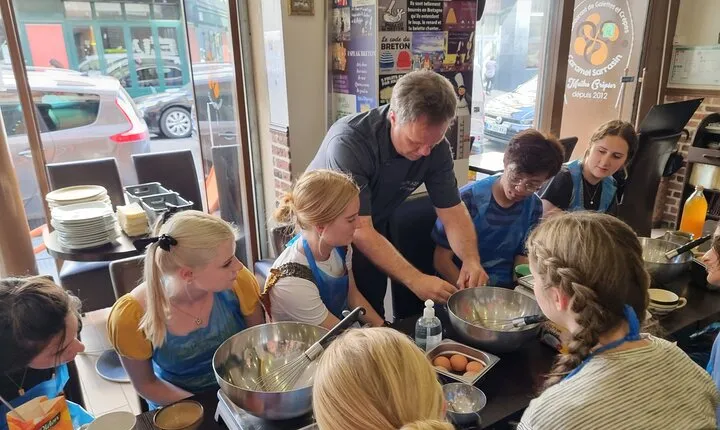 Amazing Sweet Crêpe Cooking Class Paris