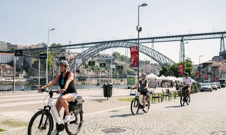 Porto Highlights in 3 Hours E-Bike Tour - Historical, Sightseeing