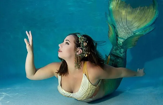 Meet and Swim with Deep Blue Mermaid in Florida Keys