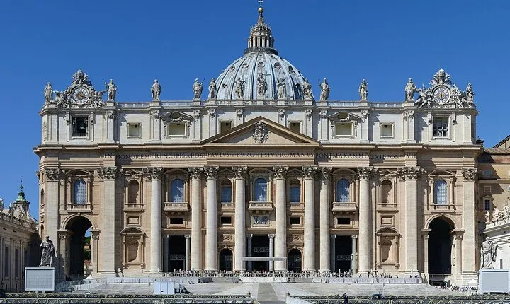 St. Peter's Basilica and Tombs of the Popes - Guided Tour