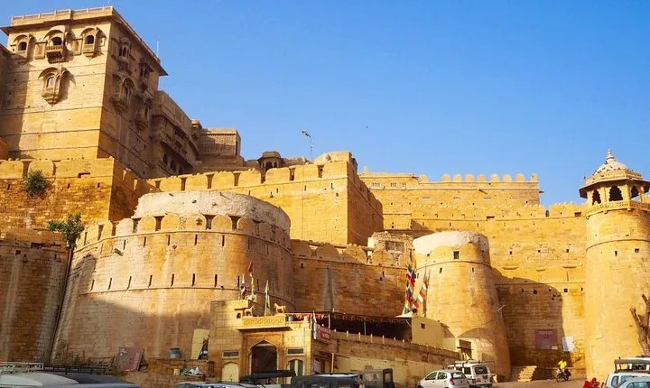 Exclusive 1-day Jaisalmer Tour with High End SUV.