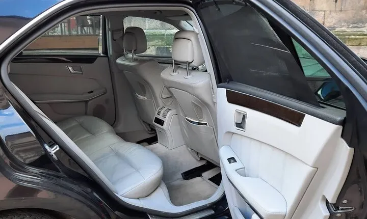 Your Private Limousine Transfer from Regensburg to Prague