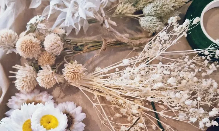 Flower crown and Fizz workshop