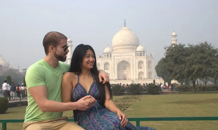 Taj Mahal and Agra Same-Day Tour by Private Car from Delhi