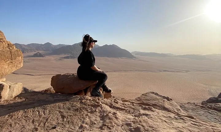 Wadi Rum Mountain Hike: Jebel Al Hash, overlooking Saudi Arabia! + tour & Lunch