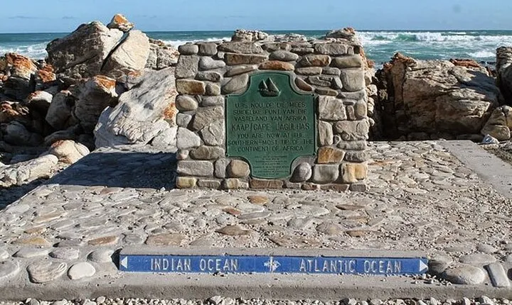 Cape Agulhas Full-Day Private Tour & Wine Tasting from Cape Town