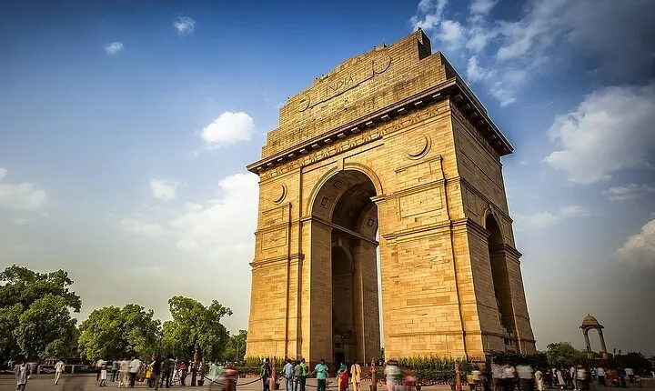 Delhi Private City Tour With Spice Market In 8 Hours - By Car 