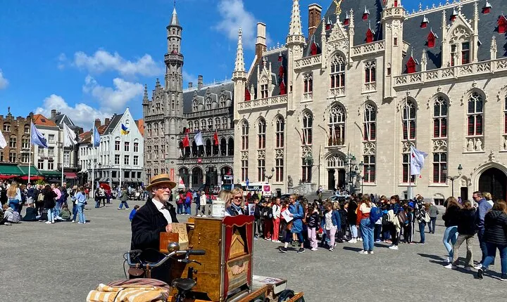 Bruges Highlights, Boat, Beer, Chocolate Day trip from Paris