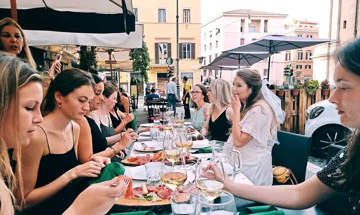 Bachelorette Party Wine and Food Tour in Rome