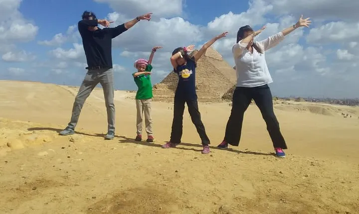 Best Full-Day Tour to Giza Pyramids Egyptian Museum and Bazaar