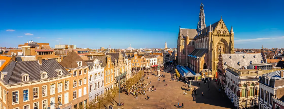 Self guided tour with interactive city game of Haarlem