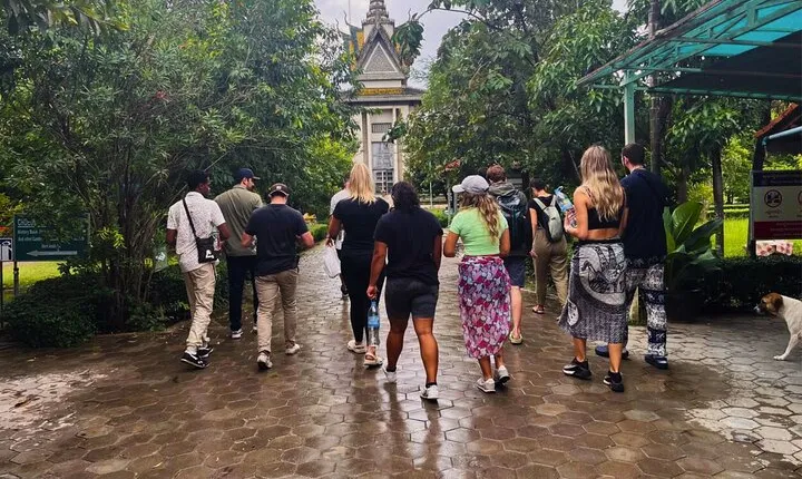 S21 & Killing Fields Tour with Khmer Lunch & Drink