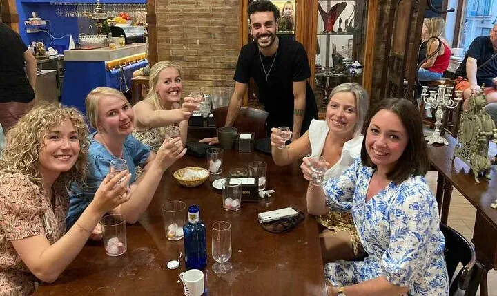 Wine and Tapas walking Tour in Malaga