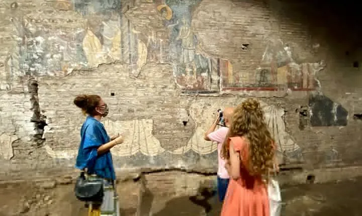 Small-Group Tour of Trastevere's Hidden Gems and Undergrounds