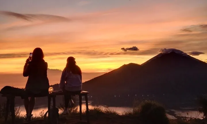 Sunrise Private Experience Trekking Summit Mt Batur in Kintamani