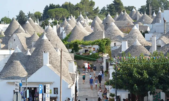 Afternoon Tour Secrets of Alberobello incl. Food & Wine tasting