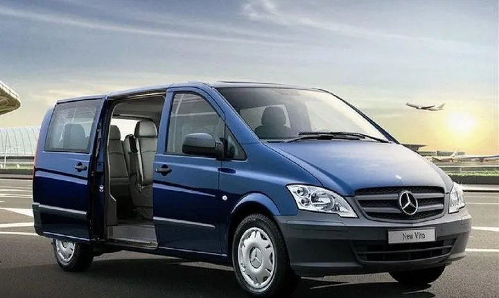 Transfer FEZ AIRPORT to any hotel in FEZ in an AC vehicle