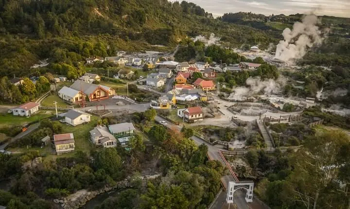 Whakarewarewa Village Guided Tour