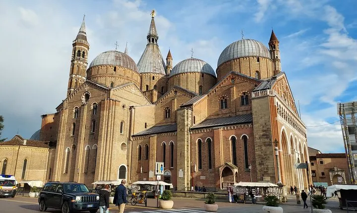 Basilica of St. Antonio of Padua Private Tour from Rome 