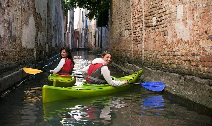 Real Venetian Kayak - Tour of Venice Canals with a local guide