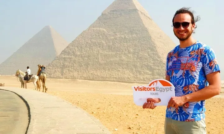 Private Tour at Pyramids & Sphinx & Egyptian Museum.