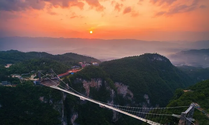 PrivateTour: Glass Bridge and Baofeng Lake from Zhangjiajie