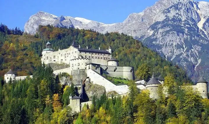 Private Tour: Hallstatt and Where Eagles Dare Castle of Werfen