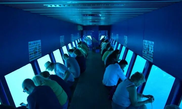 Snorkeling excursion in semi-submarine withِ transfer- Makadi Bay