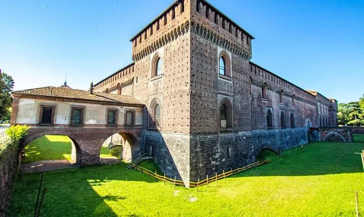 Historic Milan: Exclusive Private Tour with a Local