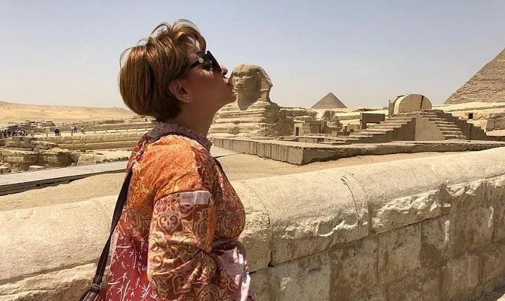Private Cairo Layover Tour to Giza Pyramids and Sphinx with Lunch
