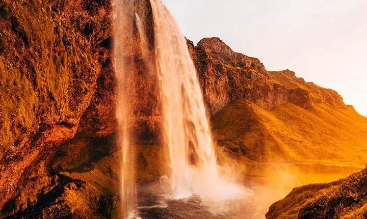Private South Coast Charms: Lava Show & Glacier Viewpoint