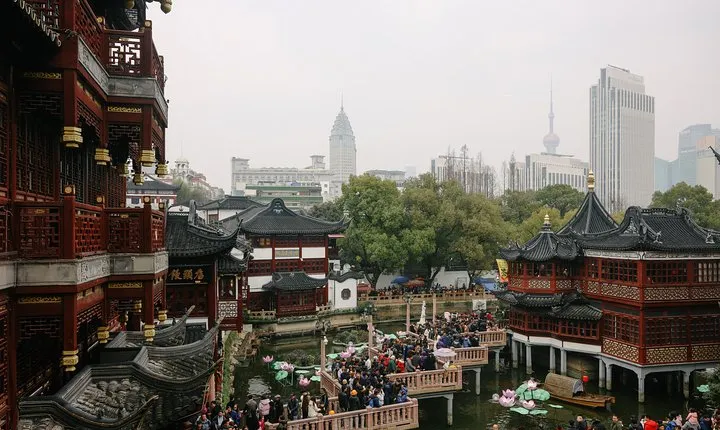 Best of Shanghai Day Tour, including Jade Buddha Temple & Bund & Yuyuan Garden