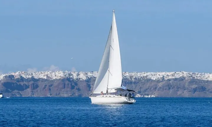Private Sailing & Wine Tasting on a Sailboat with a Sommelier