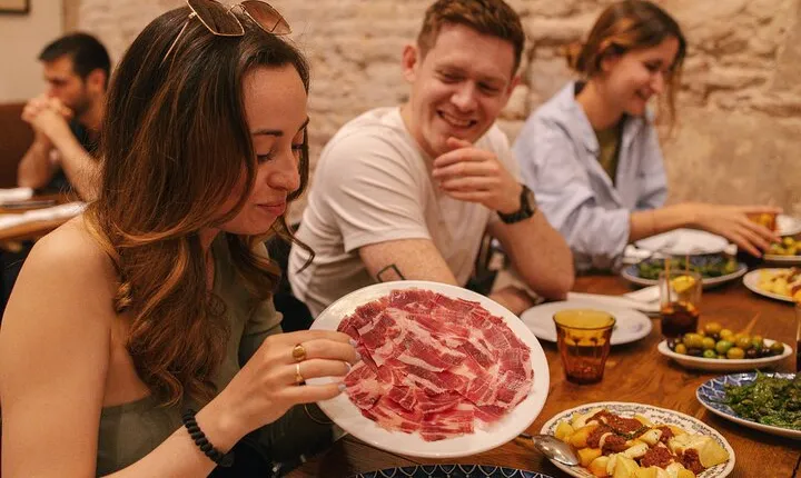 Barcelona: Guided Food Tour with Lunch/Dinner