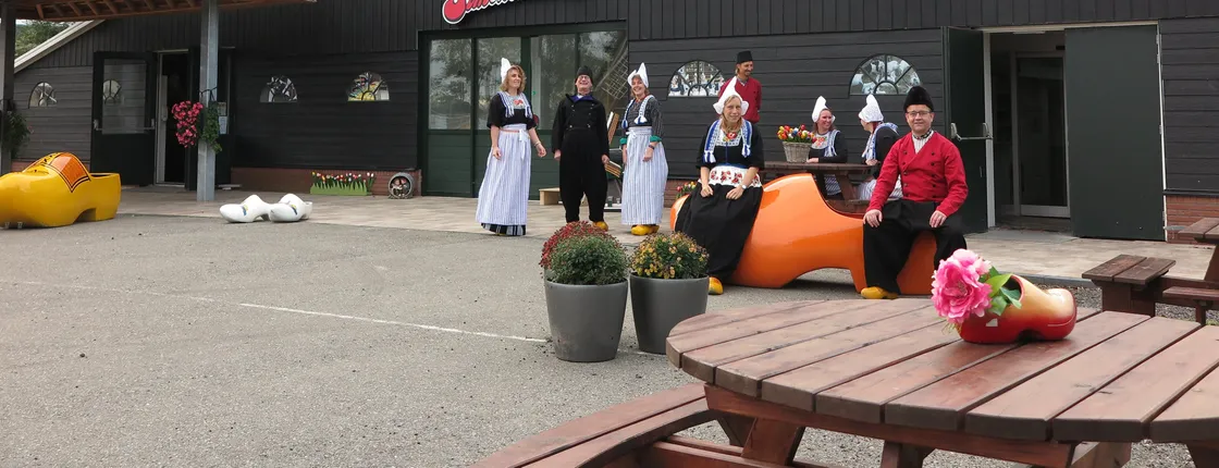 Simonehoeve cheese and clogs tour with mini Dutch pancakes